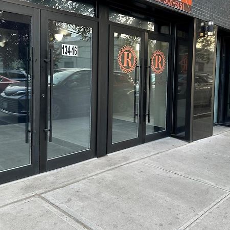 Regal Inn & Suites New York Laguardia Hotel Екстер'єр фото