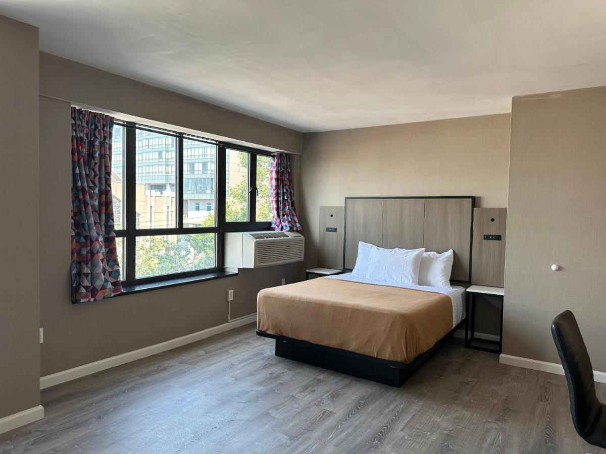Regal Inn & Suites New York Laguardia Hotel Екстер'єр фото