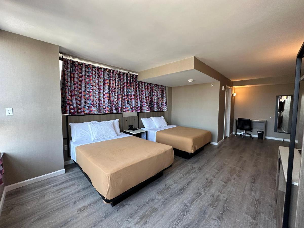 Regal Inn & Suites New York Laguardia Hotel Екстер'єр фото