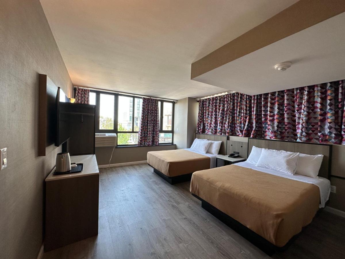 Regal Inn & Suites New York Laguardia Hotel Екстер'єр фото