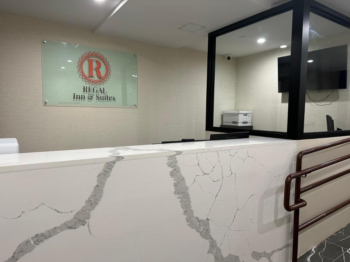 Regal Inn & Suites New York Laguardia Hotel Екстер'єр фото
